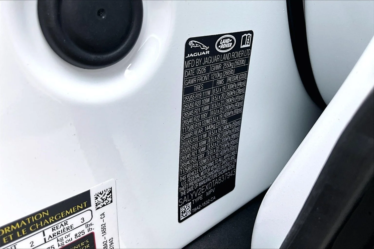 New 2026 Fuji White Land Rover P250 Belgravia Edition image 13