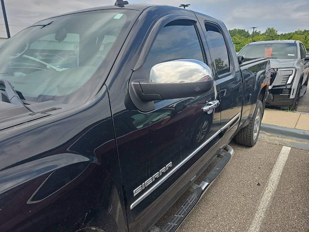 Used 2012 ONYX BLACK GMC SLE image 5