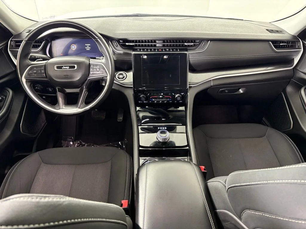 Used 2022 White Jeep Laredo image 33