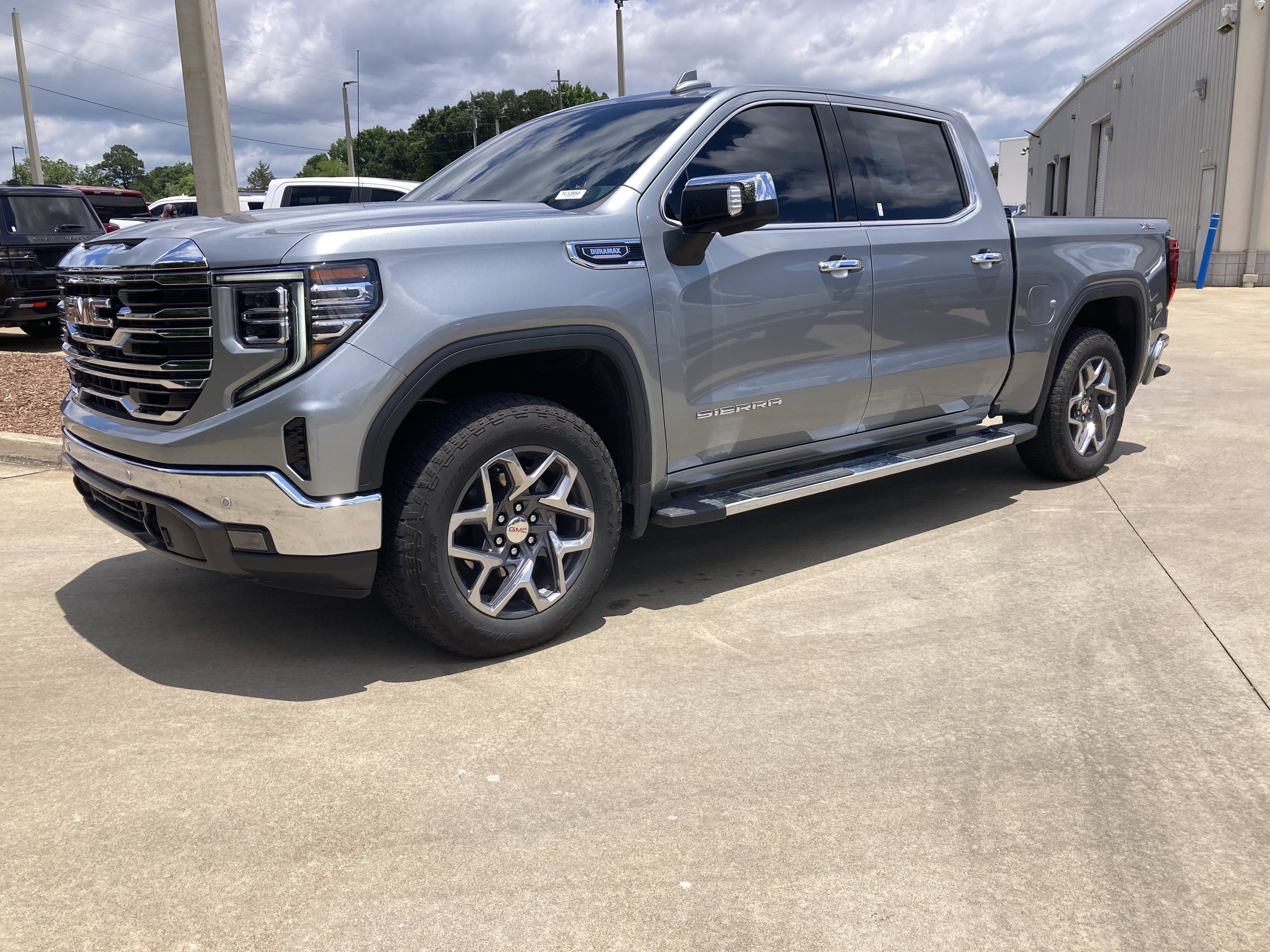 2026 GMC Sierra 4WD Crew Cab Short Box SLT's photo