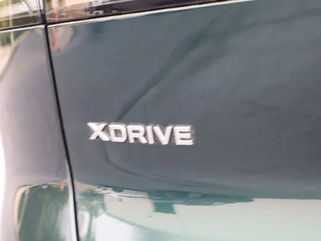 New 2027 Vancouver Green Metallic BMW  image 39
