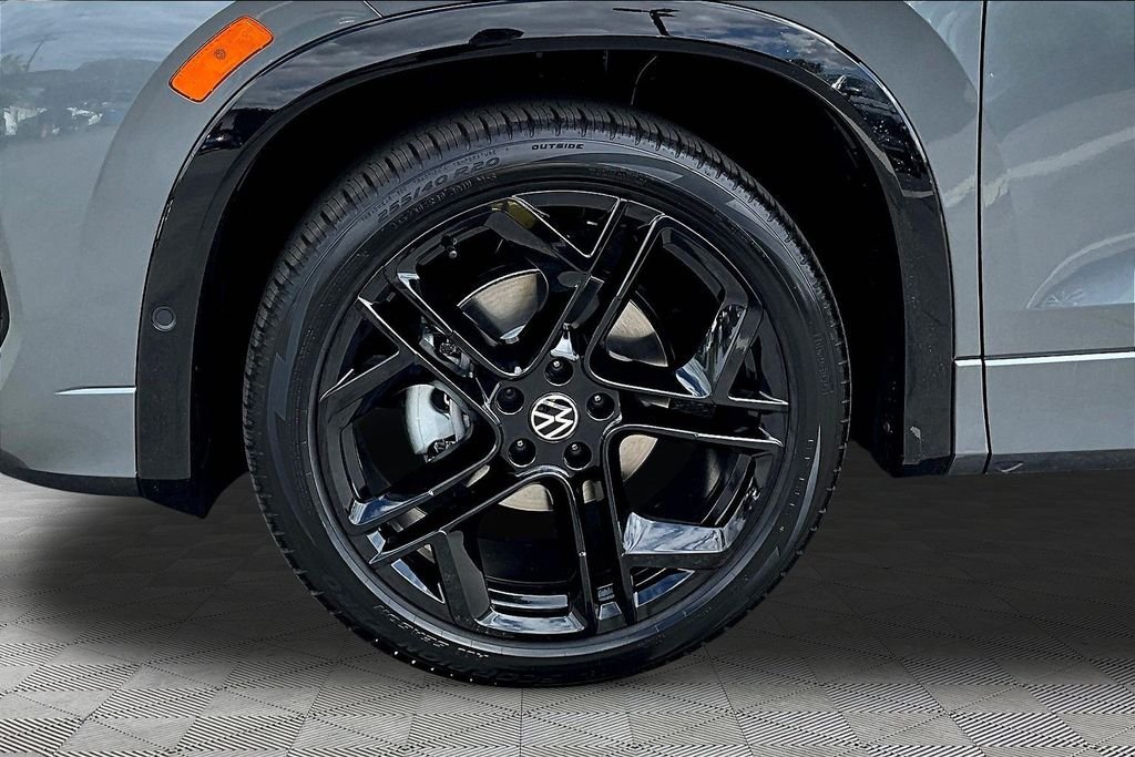 New 2026 Gray Volkswagen SE R-Line Black image 31