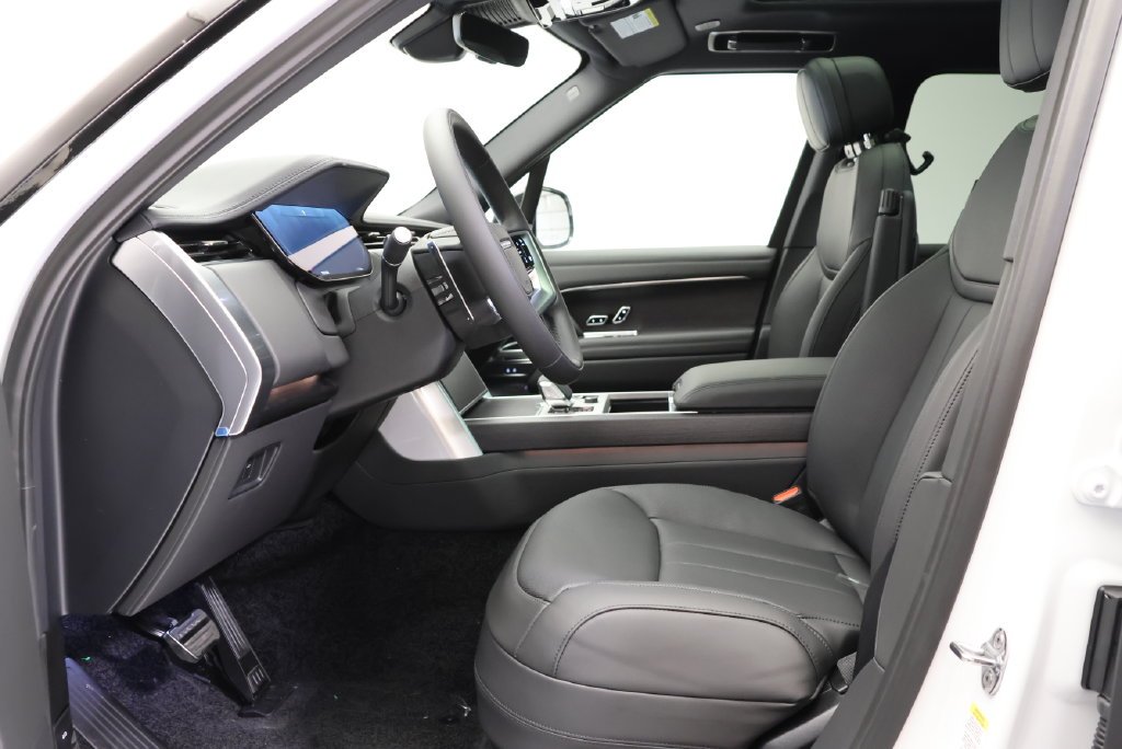 New 2027 Fuji White Land Rover SE image 29