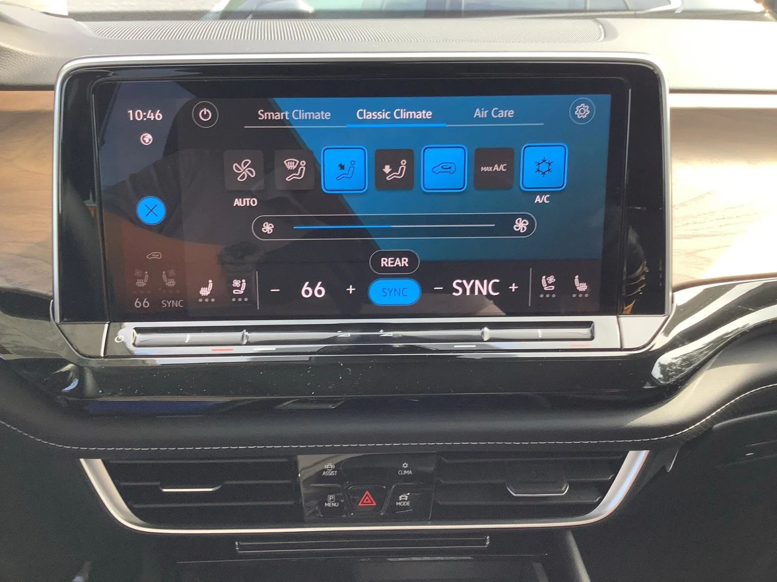 New 2026 PURE GRAY Volkswagen 2.0T SE w/Technology image 18