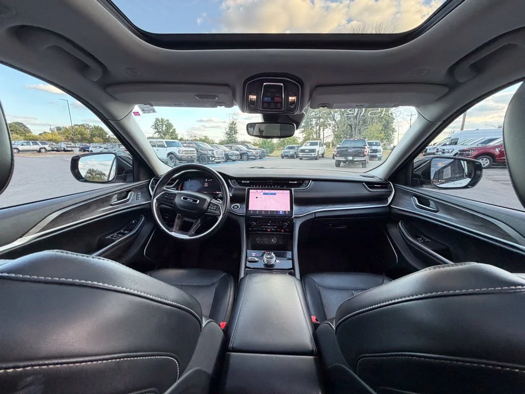 Used 2022 White Jeep Limited image 13
