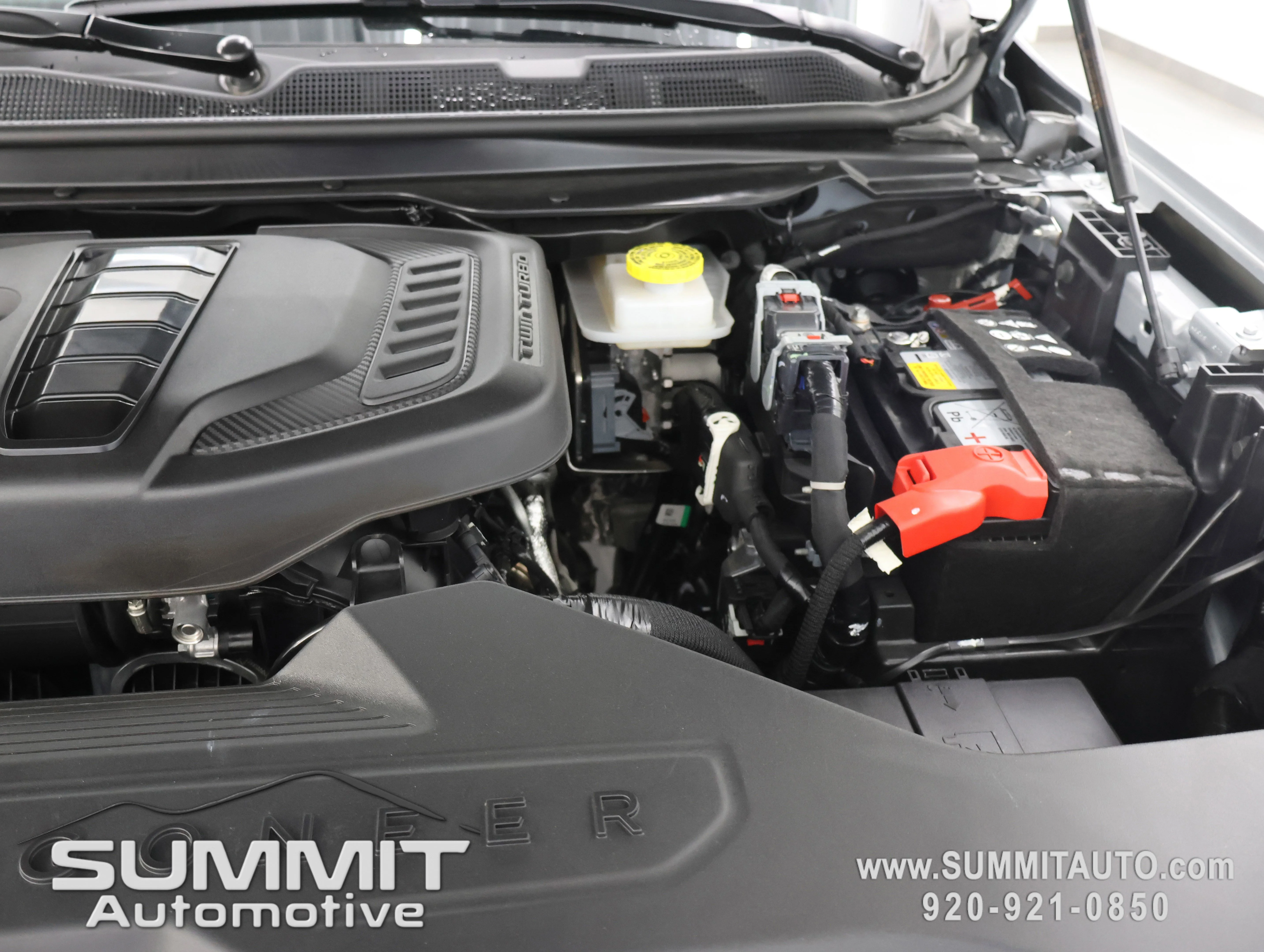 New 2026 Silver-Zynith Exterior Paint Jeep Summit Obsidian image 22
