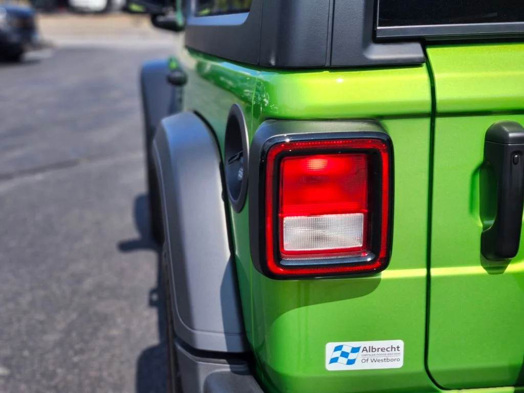 New 2026 Mojito Clearcoat Jeep Sport S image 9