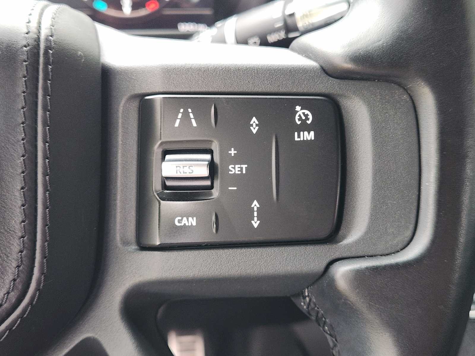 Used 2020 Eiger Grey Metallic Land Rover X image 27