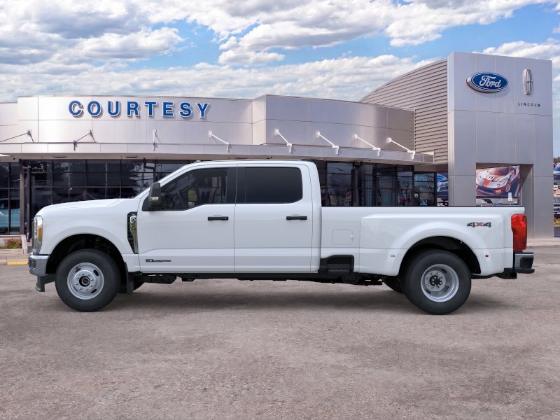 New 2026 Oxford White Ford F-350® XL image 3