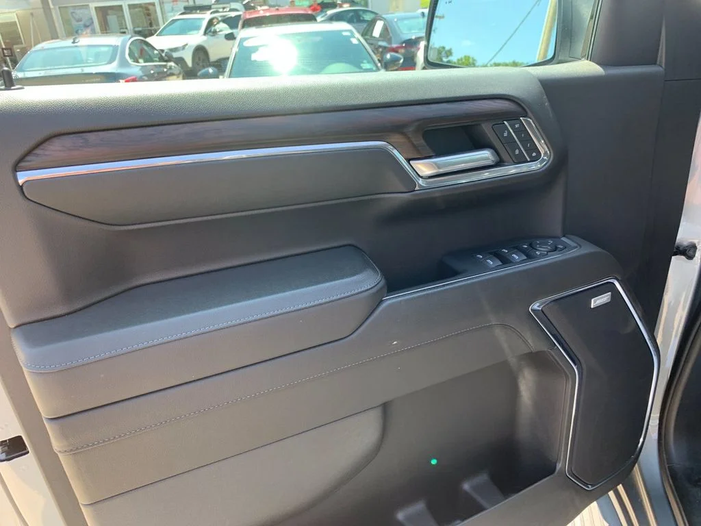 Used 2024 Silver GMC SLT image 8