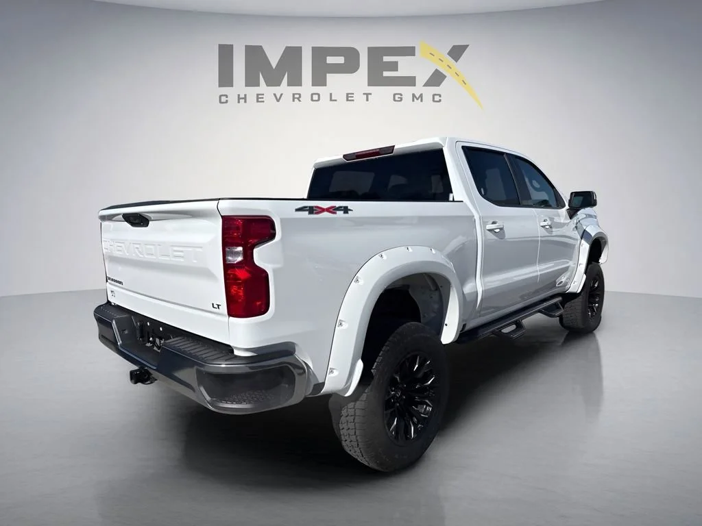 Used 2025 Summit White Chevrolet LT image 5