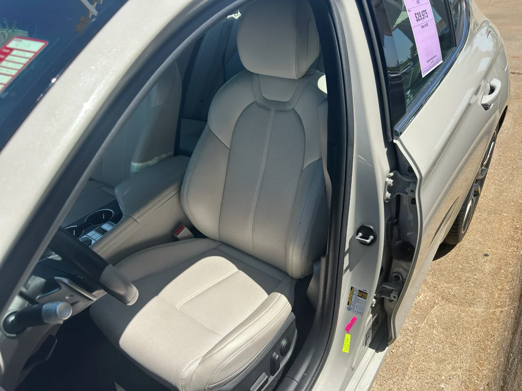 Used 2025  Genesis 2.5T image 27