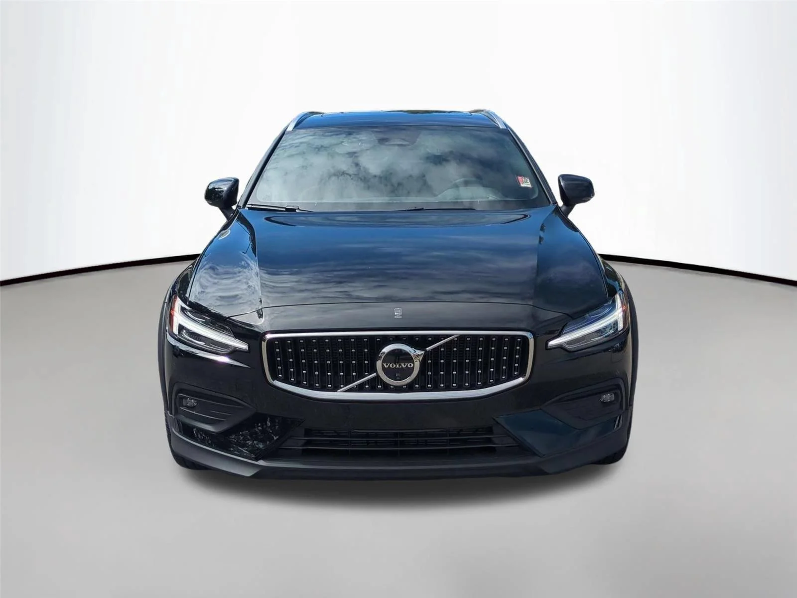 Used 2026 Onyx Black Metallic Volvo Ultra image 8