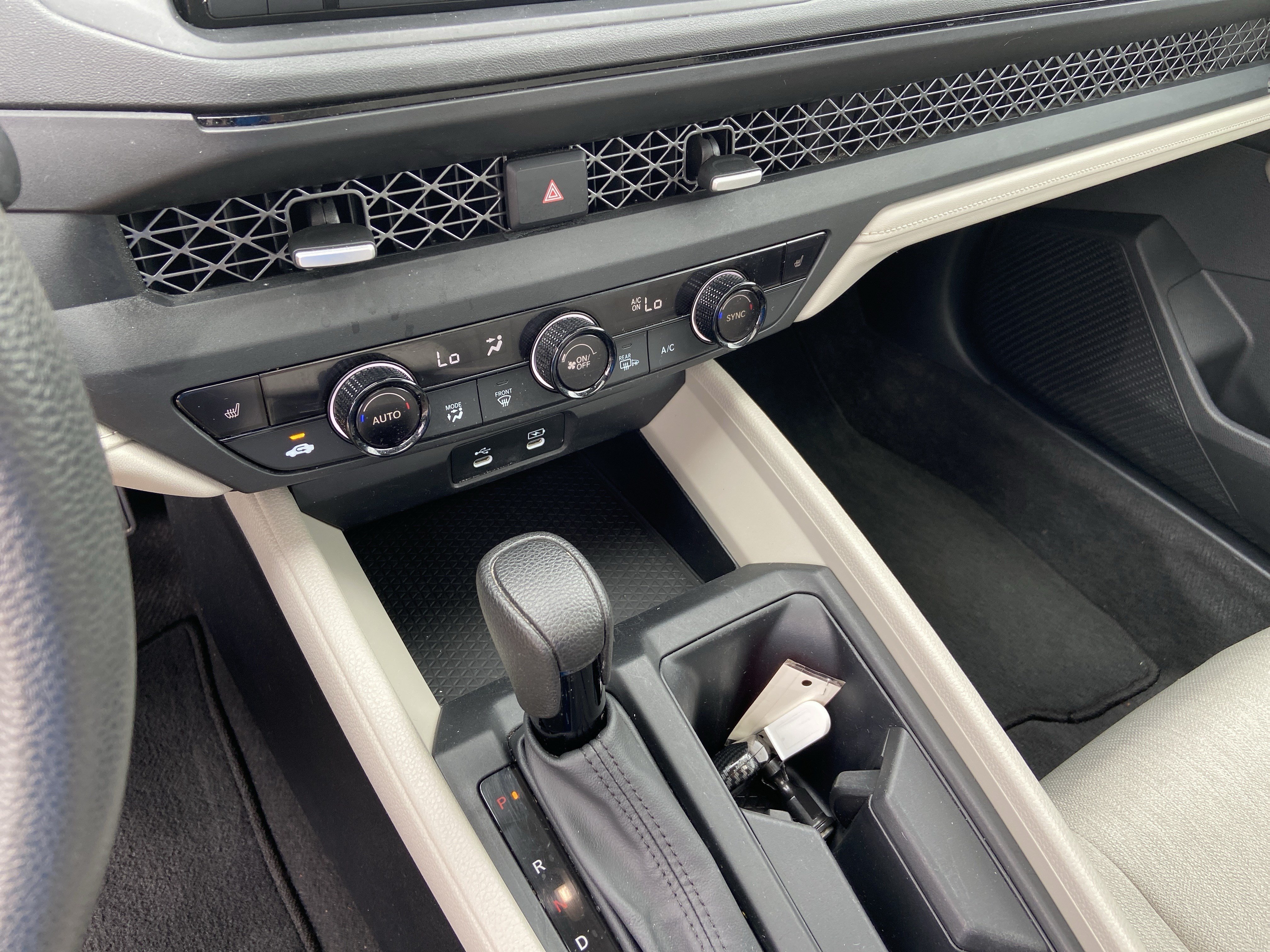 Used 2023 Platinum White Pearl Honda EX image 37