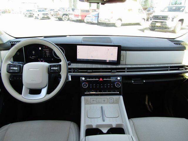 Used 2025 White Hyundai Calligraphy image 10