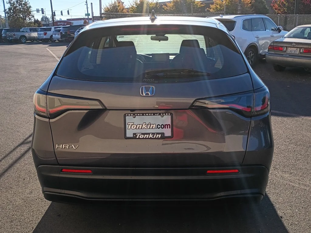 Used 2024 Modern Steel Metallic Honda LX image 6