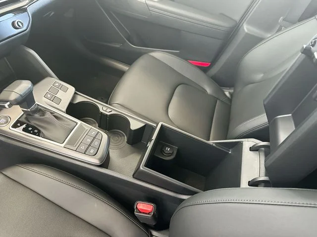 New 2026 Glacial White Pearl Kia EX image 24