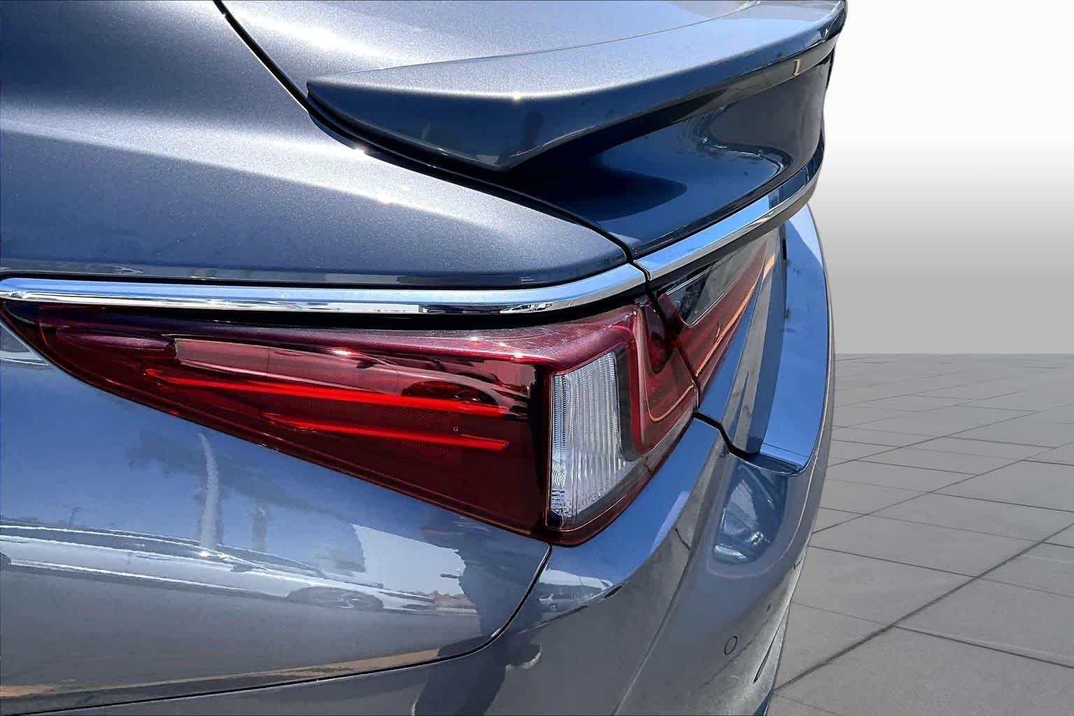 Used 2019 Nebula Gray Pearl Lexus  image 28