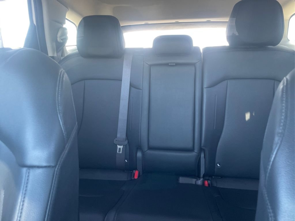 Used 2025 Snow White Pearl Kia EX image 10