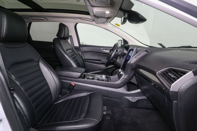 Used 2023 White Ford SEL image 17