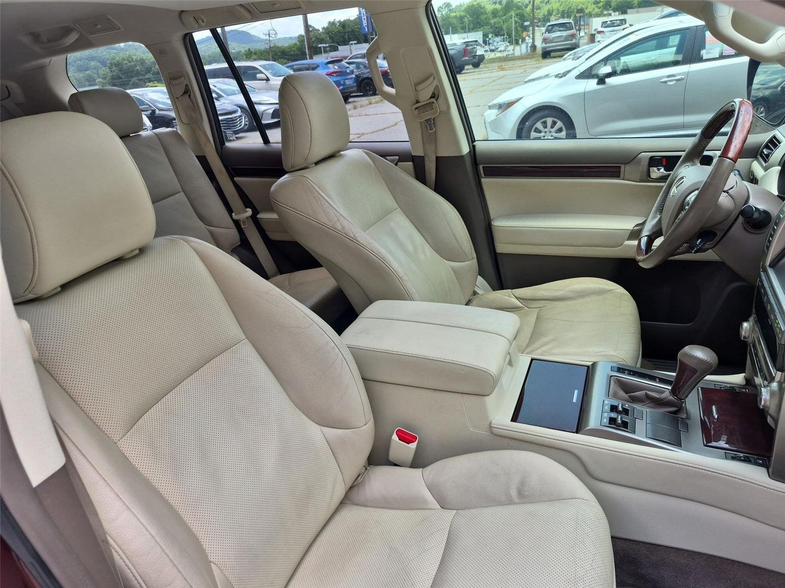 Used 2015 Claret Mica Lexus  image 38