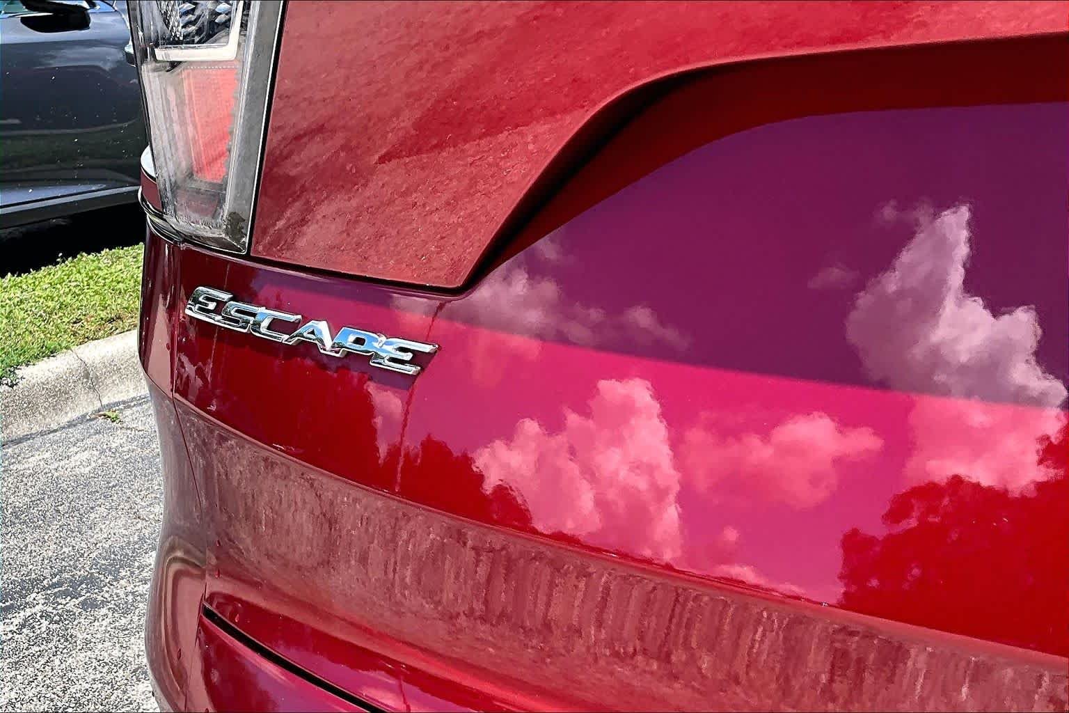 Used 2017 Ruby Red Metallic Tinted Clearcoat Ford SE image 11