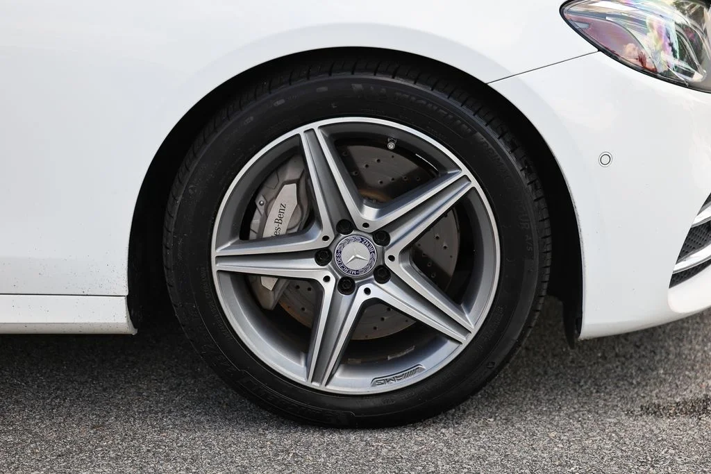 Used 2017 designo Diamond White Metallic Mercedes-Benz E 400 image 5