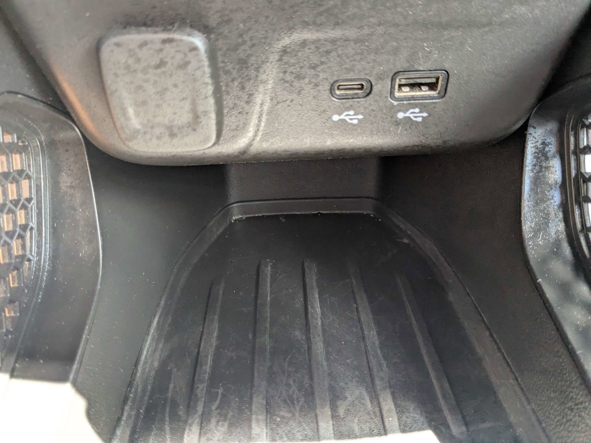 Used 2025 Sterling Gray Metallic Chevrolet LT image 25