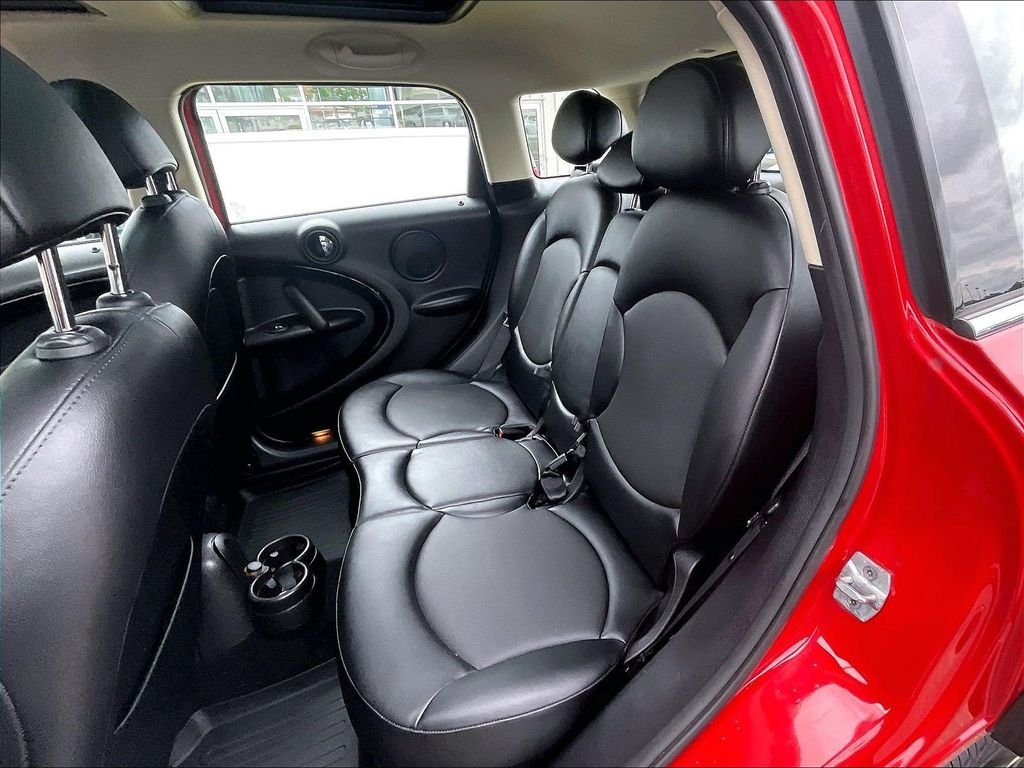 Used 2015 Red MINI Base image 15