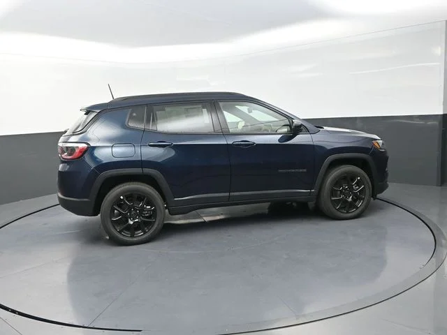 New 2026 Fathom Blue Pearl-Coat Exterior Paint Jeep Latitude image 11