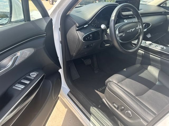 Used 2025 White Genesis 2.5T image 9