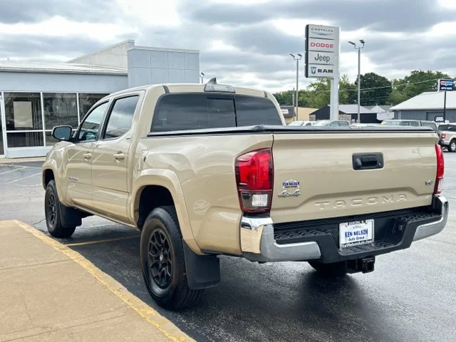 Used 2019 Quicksand Toyota SR5 image 8
