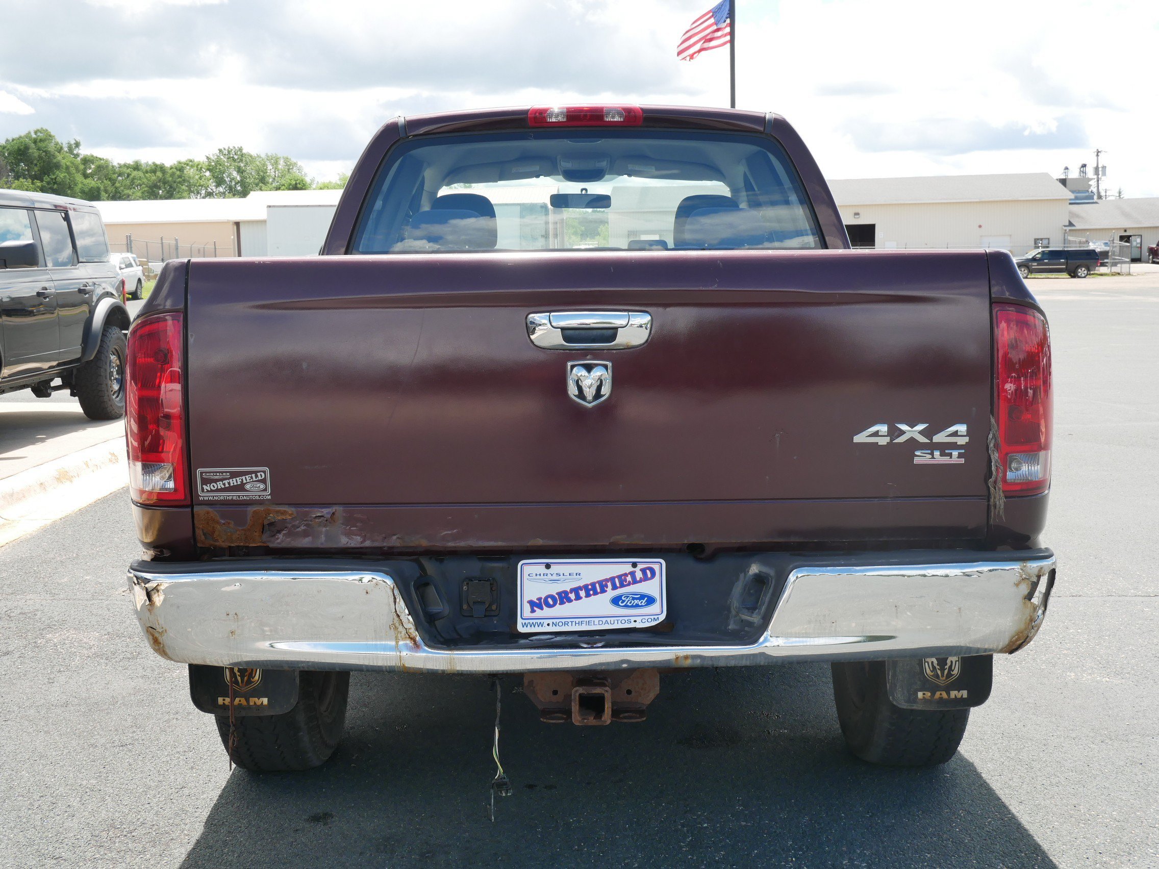 Used 2005 Red Dodge SLT image 7