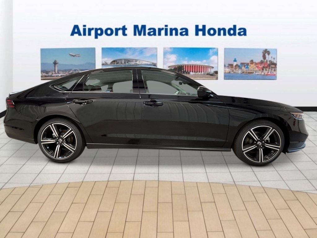 New 2026 Crystal Black Pearl Honda SE image 7