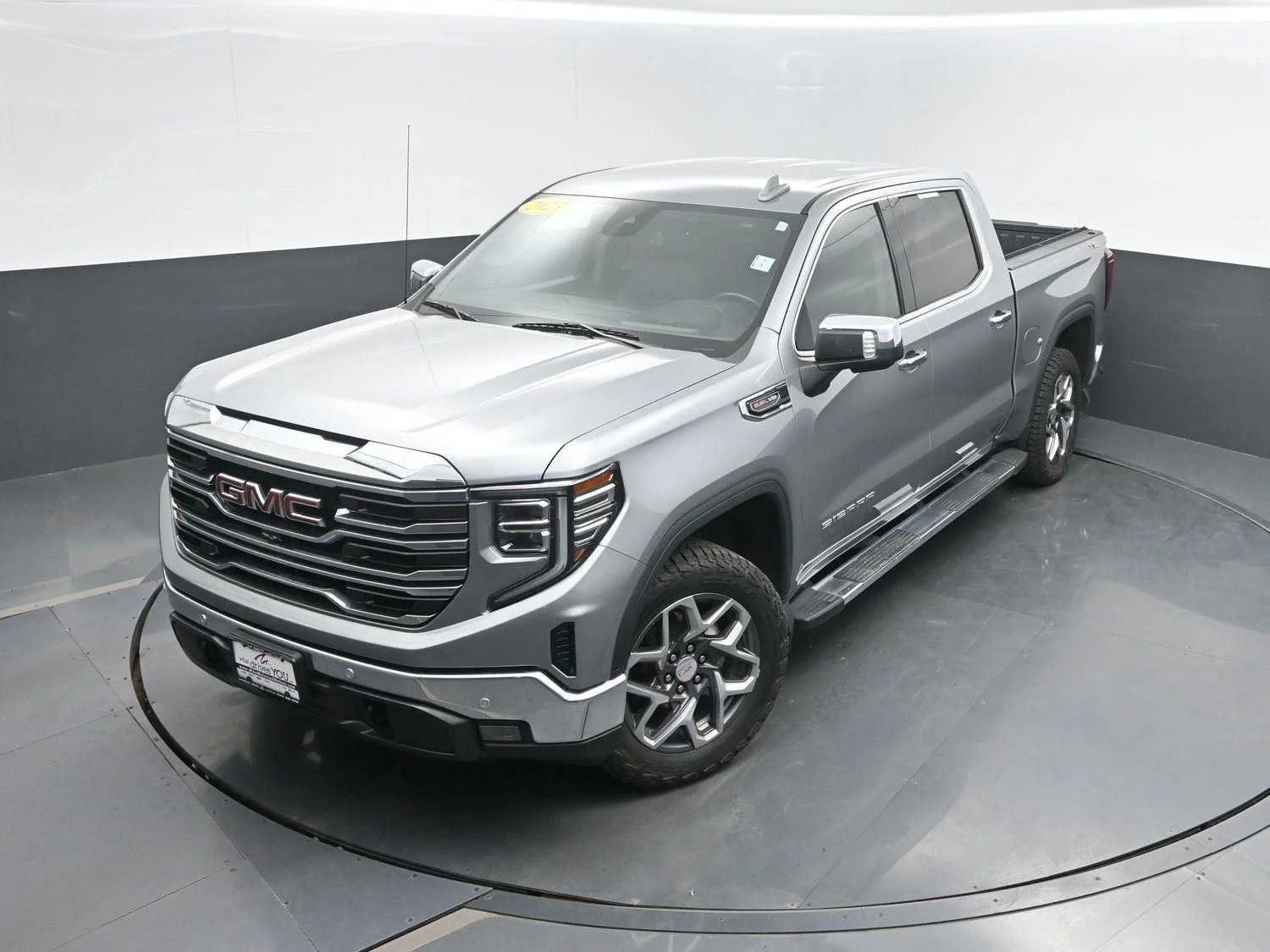 Used 2023 SILVER                    GMC  image 43