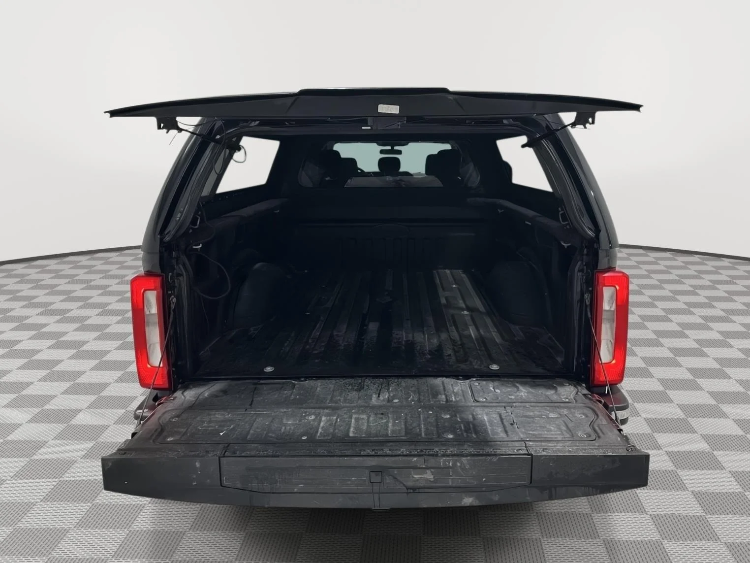 Used 2023 Agate Black Metallic Ford XL image 26