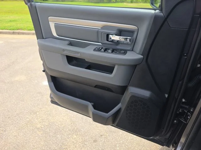 Used 2016 Gray Ram SLT image 27