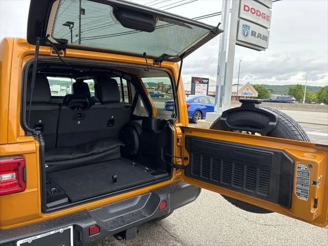 New 2026 Goldilocks Exterior Paint Jeep Sahara image 10