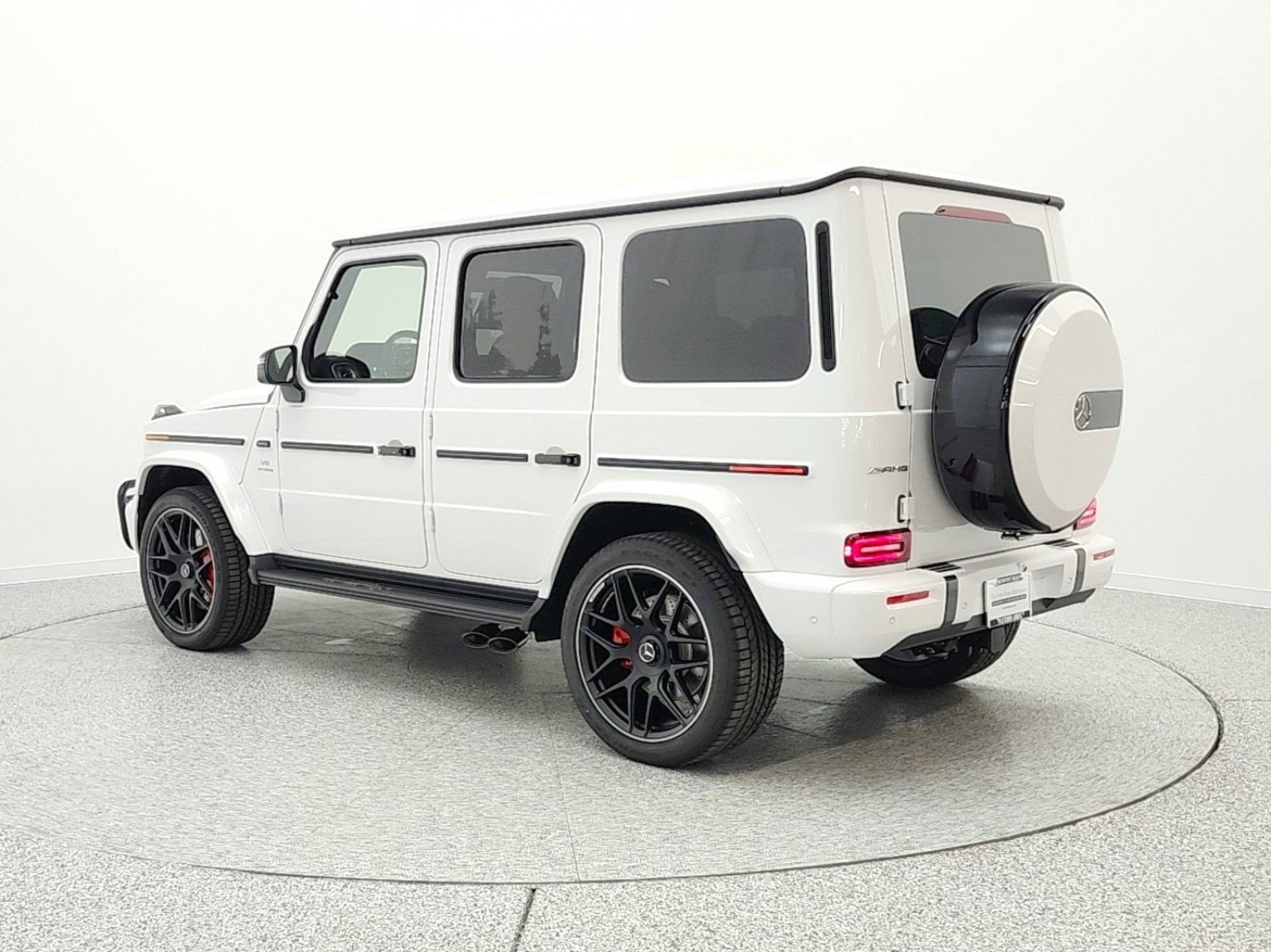 New 2026 MANUFAKTUR Moonlight White Metallic Mercedes-Benz AMG® G 63 SUV image 30