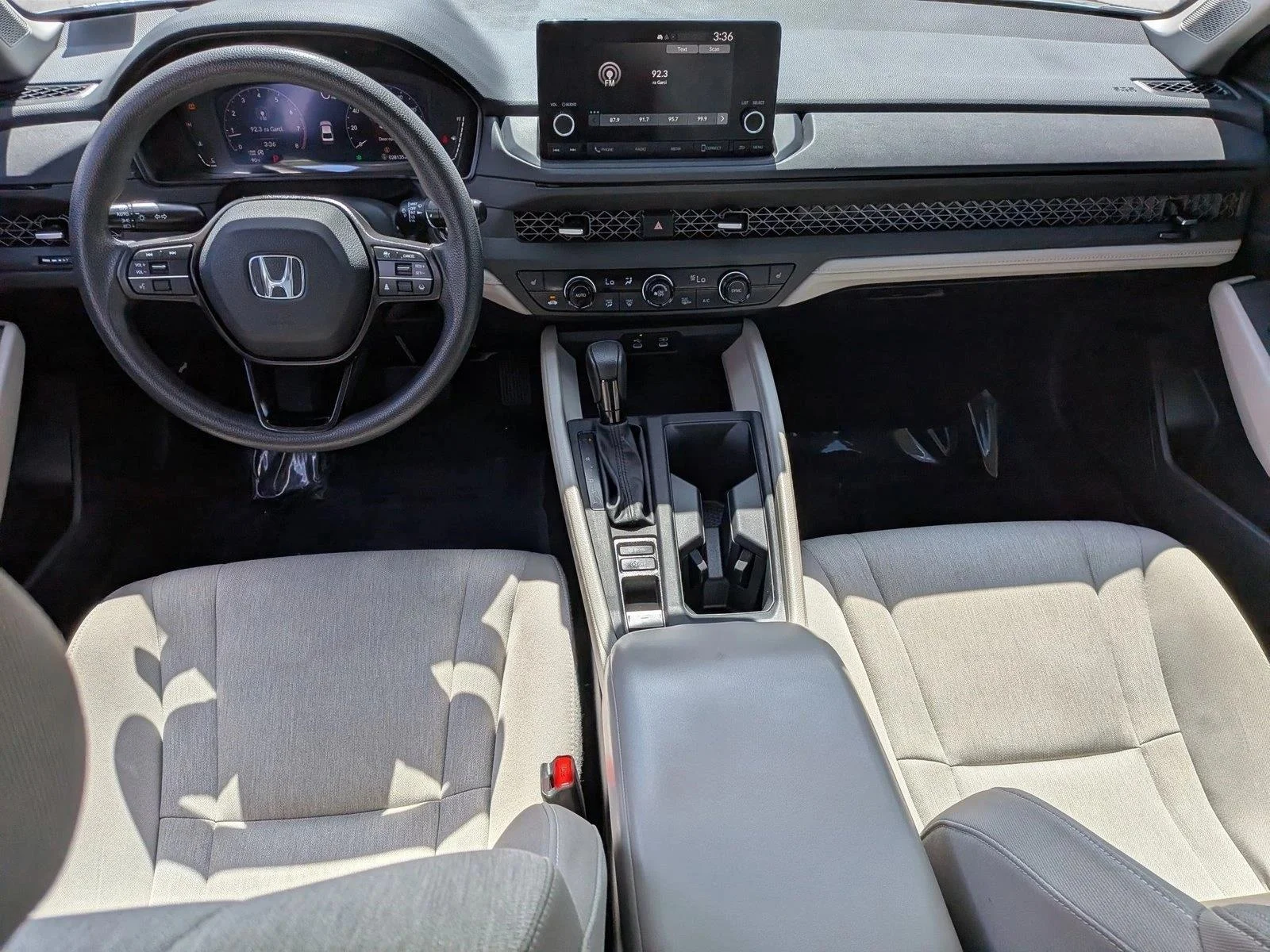 Used 2023 Platinum White Pearl Honda EX image 17