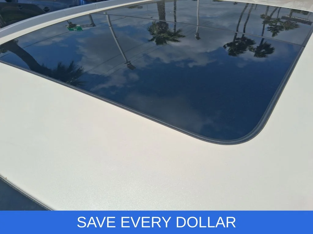 Used 2021 White Nissan SL image 6