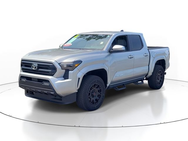 Used 2026  Toyota SR5 image 2