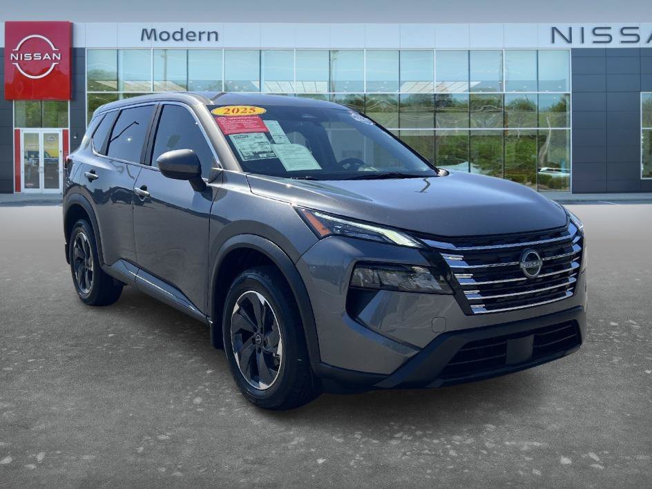 Certified Used 2025 Gun Metallic Nissan SV image 3