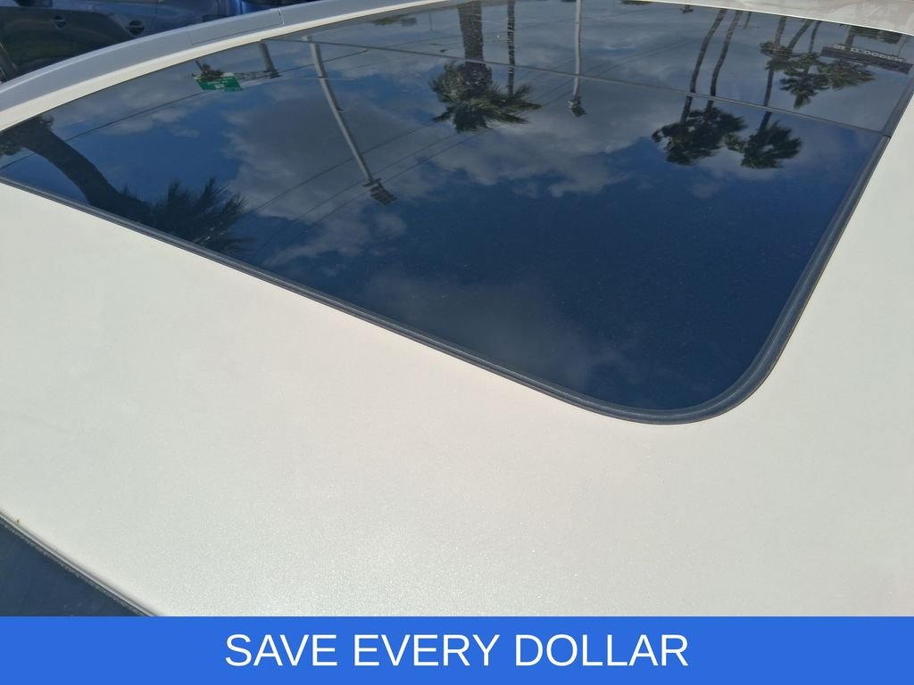 Used 2021 White Nissan SL image 6