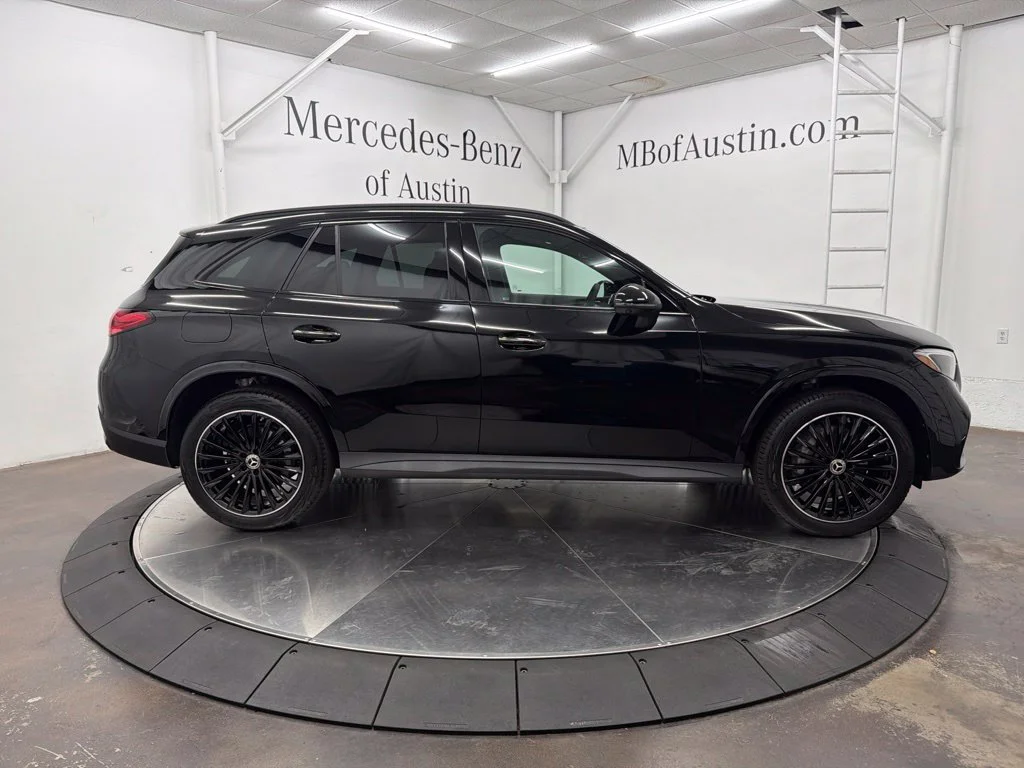 New 2027 Black Mercedes-Benz GLC 300 image 8