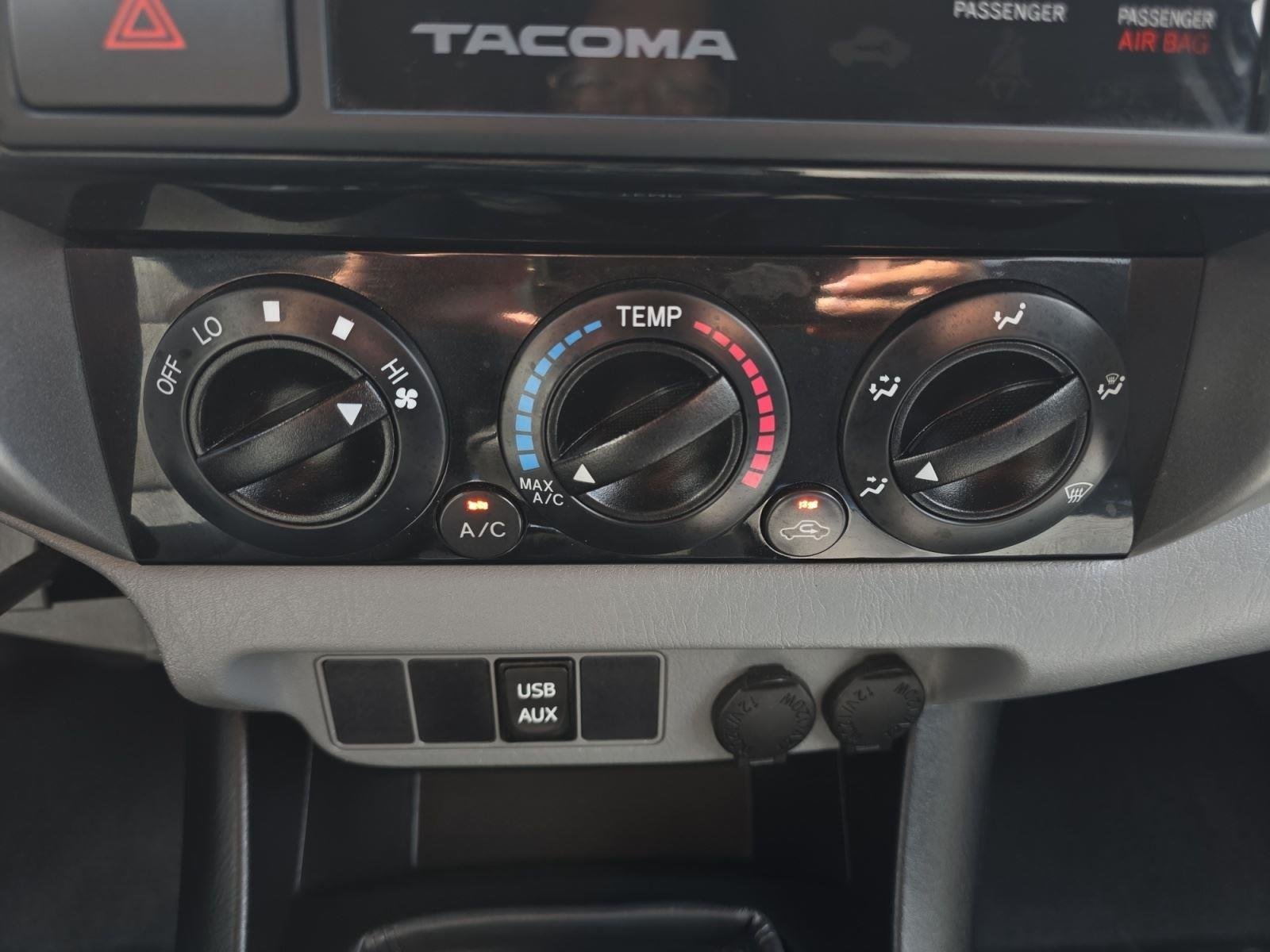 Used 2015 Silver Sky Metallic Toyota BASE image 19
