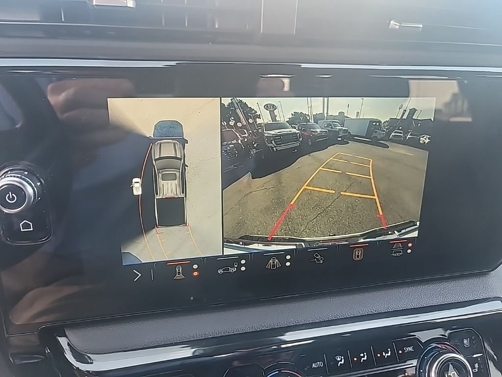 Used 2025 White GMC AT4 image 26