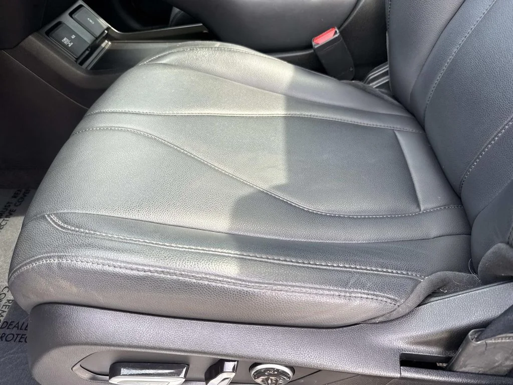 Used 2021  Acura Base image 26