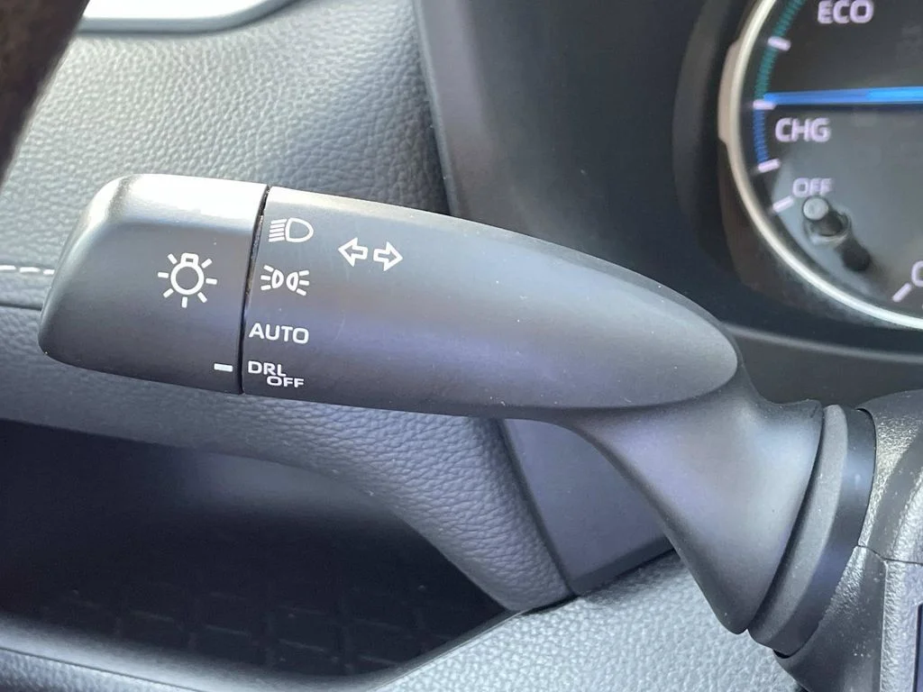 Used 2022 Gray Toyota XLE image 29