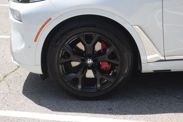 Used 2023 White BMW xDrive40i image 30